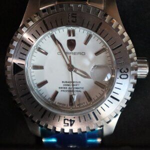 Torino Carrero Subaqueos men's watch with a stainless steel case and bracelet